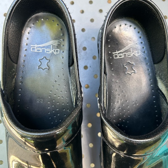 Women’s black patent leather Dansko clogs size 38 - Picture 4 of 6